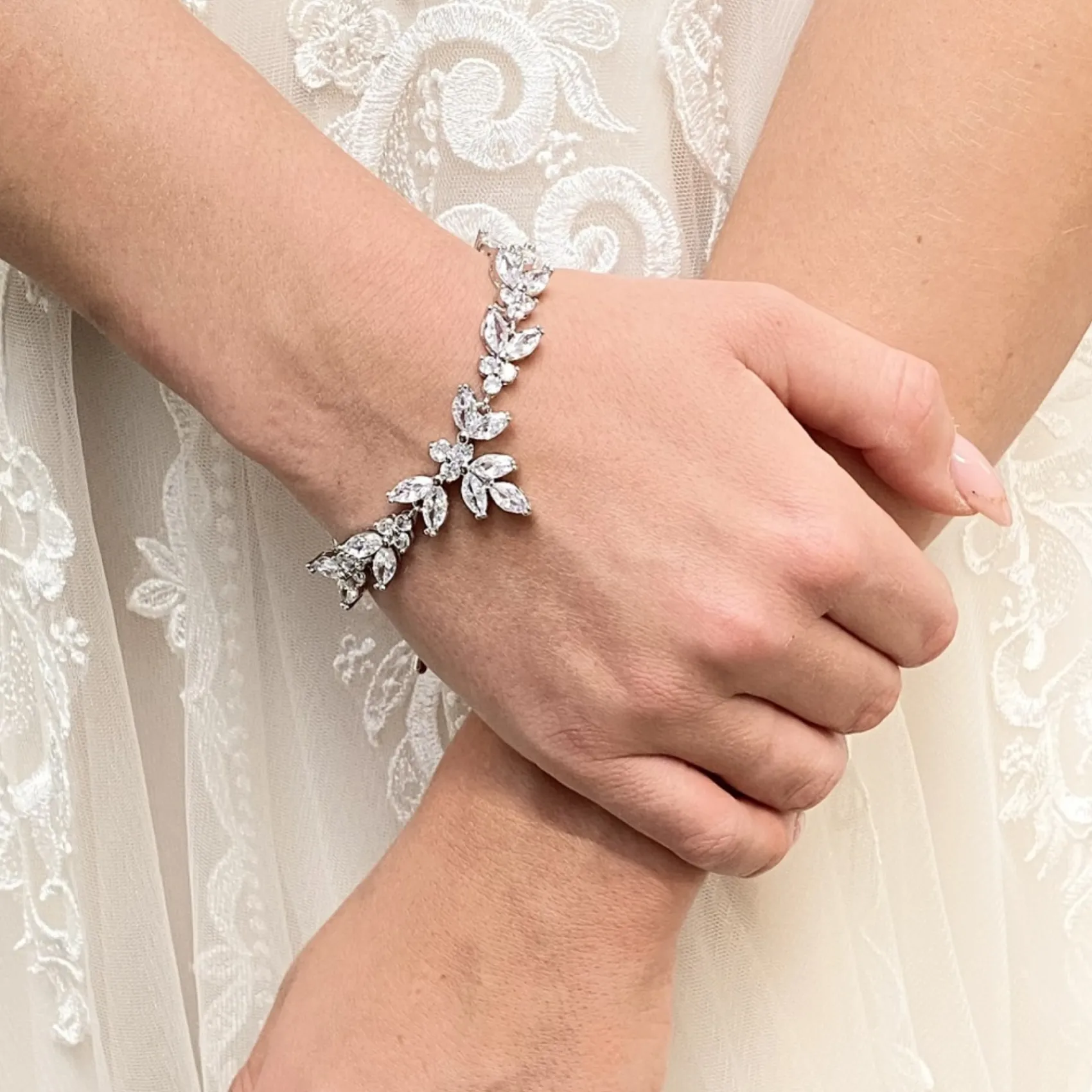 Lace & Favour Adelaide Silber Vintage inspiriertes Kristallarmband* Prom Armbänder | Silberner Abschlussball-schmuck