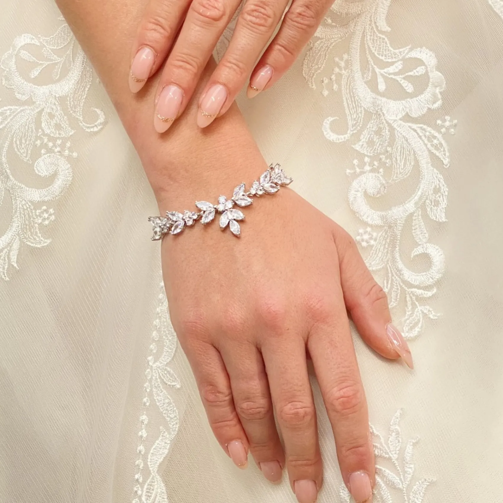 Lace & Favour Adelaide Silber Vintage inspiriertes Kristallarmband* Prom Armbänder | Silberner Abschlussball-schmuck