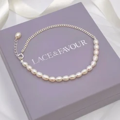 Lace & Favour Adelina Süßwasserperlen und Kettenarmband* Geschenke Für Die Braut | Perlen-hochzeitsschmuck