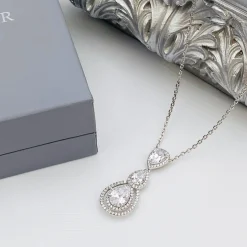 Lace & Favour Alessandra Vintage inspirierte Kristall-Anhänger-Halskette* Silberner Abschlussball-schmuck | Abschlussball-halsketten