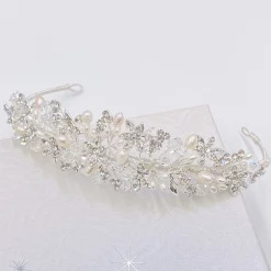 Twilight Designs Alicia Zierliche Blumen Perle und Kristall Braut Tiara* Perlen-haarschmuck | Silberne Haar-accessoires