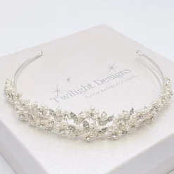 Twilight Designs Alicia Zierliche Blumen Perle und Kristall Braut Tiara* Perlen-haarschmuck | Silberne Haar-accessoires