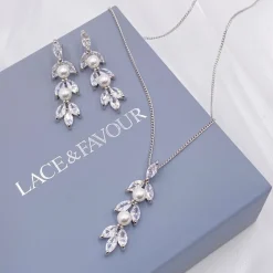 Lace & Favour Amalia Cubic Zirkonia und Perle Brautschmuck Set* Geschenke Für Die Braut | Perlen-hochzeitsschmuck
