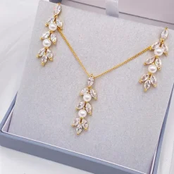 Lace & Favour Amalia Gold Cubic Zirkonia und Perle Brautschmuck Set* Geschenke Für Die Braut | Perlen-hochzeitsschmuck