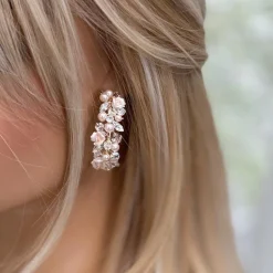 Poirier Amelia Blush Porzellanblume Goldreif-Ohrringe* Perlen-hochzeitsschmuck | Gold-hochzeitsschmuck
