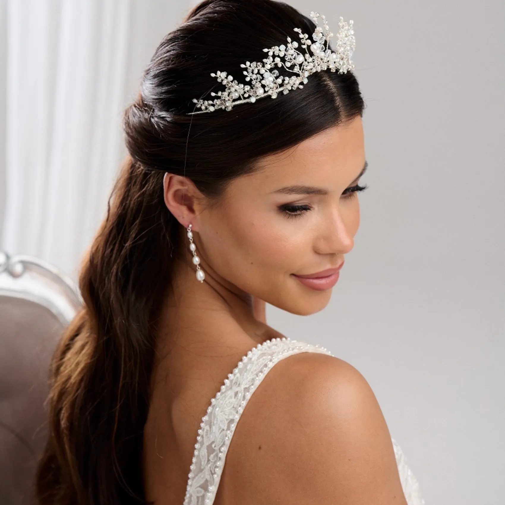 Beads & Beyond Anastacia Statement-Tiara mit Süßwasserperlen und Opalkristall* Perlen-haarschmuck | Silberne Haar-accessoires