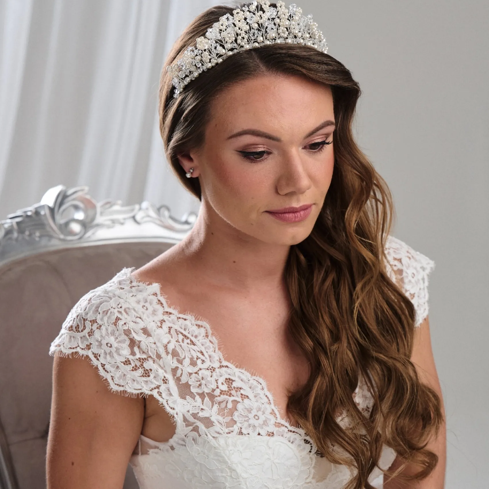 Arianna Florale Perle und Kristall Statement Tiara AR749* Perlen-haarschmuck | Silberne Haar-accessoires