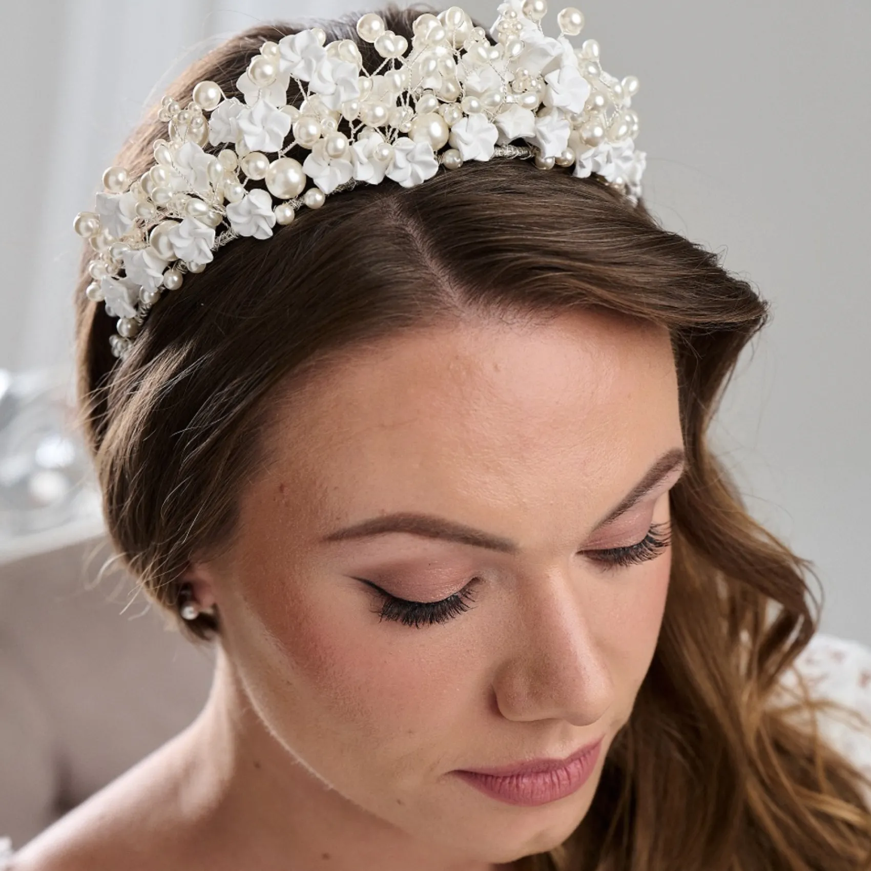 Arianna Statement-Perle und Blumen-Krone AR717* Perlen-haarschmuck | Silberne Haar-accessoires