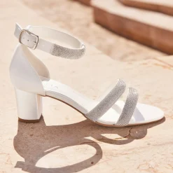 Avalia Shoes Avalia Kaja Elfenbein Satin Riemchen Diamante niedrigen Blockabsatz Sandalen* Glitzernde Ballschuhe | Weiße Ballschuhe