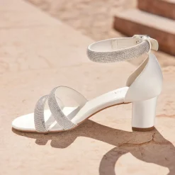 Avalia Shoes Avalia Kaja Elfenbein Satin Riemchen Diamante niedrigen Blockabsatz Sandalen* Glitzernde Ballschuhe | Weiße Ballschuhe