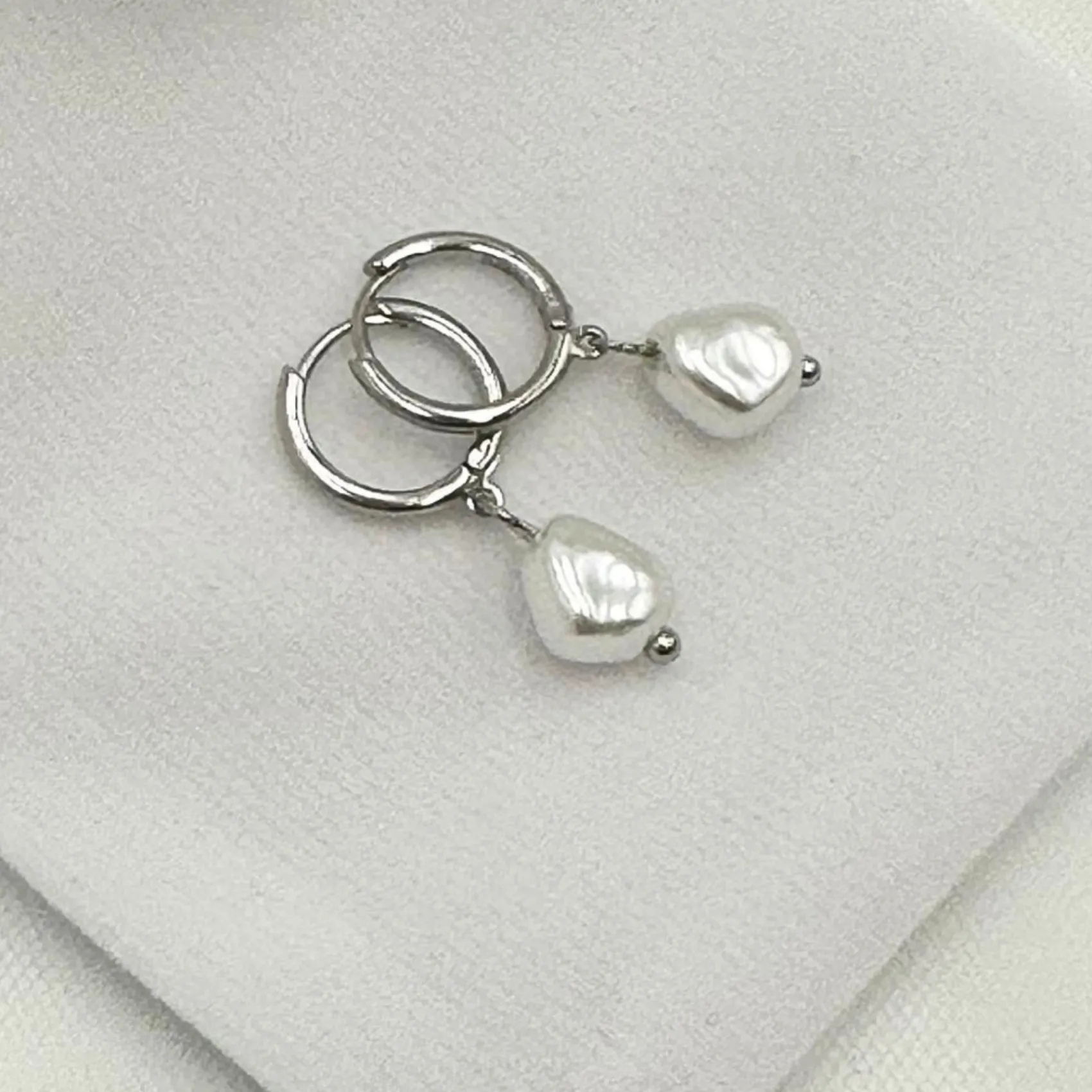 Lace & Favour Bali Silber Süßwasser Perle Huggie Hoop Ohrringe* Geschenke Für Brautjungfern | Geschenke Für Die Braut