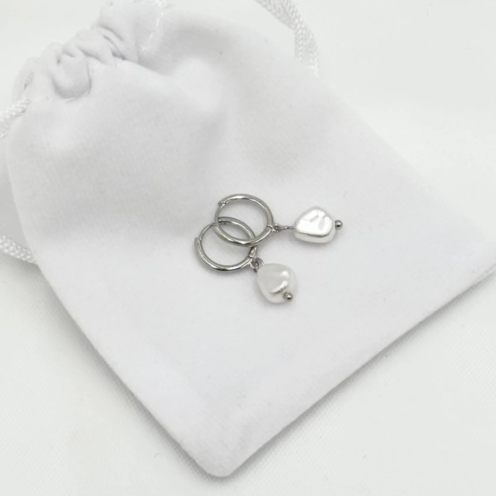 Lace & Favour Bali Silber Süßwasser Perle Huggie Hoop Ohrringe* Geschenke Für Brautjungfern | Geschenke Für Die Braut