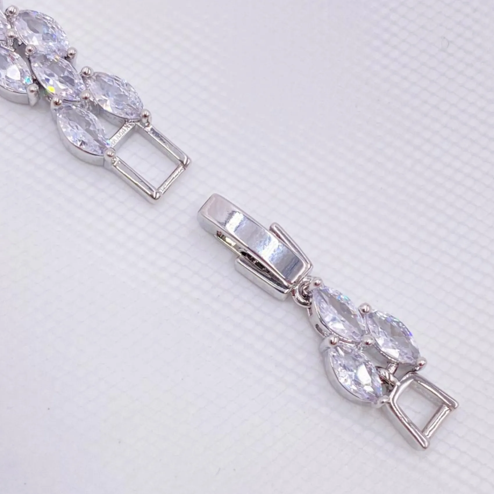 Lace & Favour Beaumont Cubic Zirkonia Hochzeitsarmband | L&F* Silberner Abschlussball-schmuck | Prom Armbänder