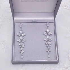 Lace & Favour Belize Statement Cubic Zirkonia lange Tropfenohrringe* Silberner Abschlussball-schmuck | Abschlussball-ohrringe