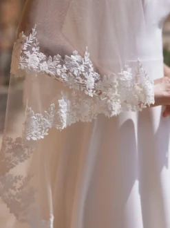Bianco Evento Bianco Elfenbein zwei Etagen florale Spitze Rand Kapelle Schleier S492* Zweistufiger Schleier | Kapelle Länge & Kathedrale Schleier