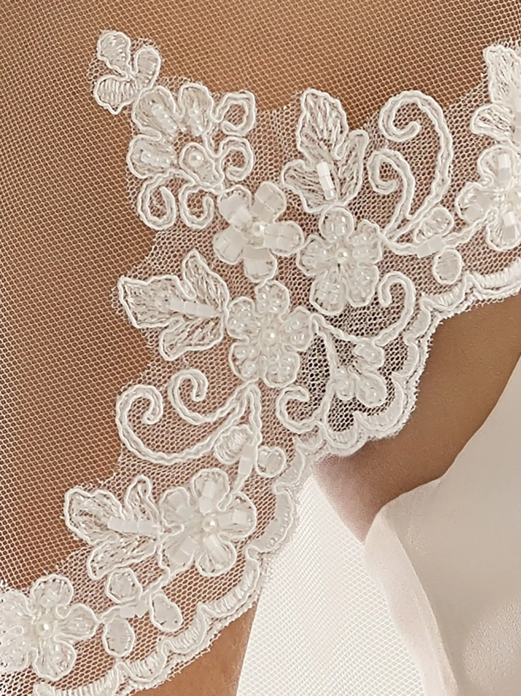 Bianco Evento Bianco zweistufige zarte Perlen Spitze Rand Kathedrale Schleier S258* Zweistufiger Schleier | Kapelle Länge & Kathedrale Schleier
