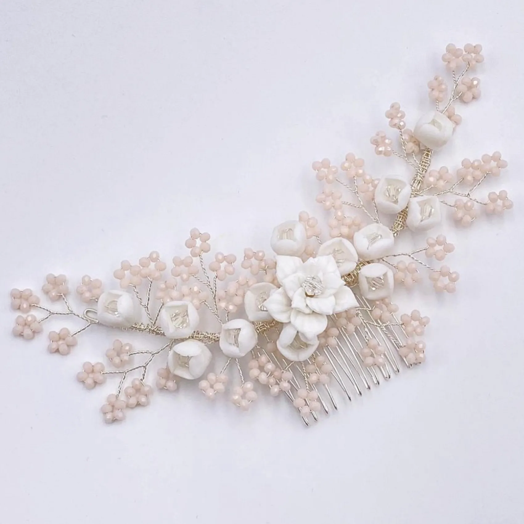 Lace & Favour Blossom Porzellan Blumen und Blush Perlen Hochzeit Haarkamm* Perlen-haarschmuck | Silberne Haar-accessoires