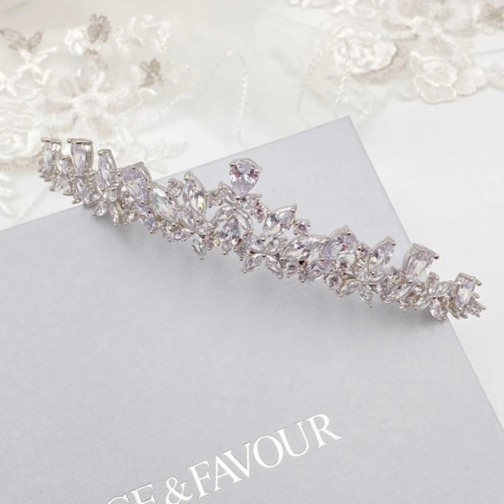Lace & Favour Bridgerton zierliche CZ Kristall Hochzeit Tiara* Abschlussball-haarbänder & Tiaras | Haarschmuck Aus Kristall