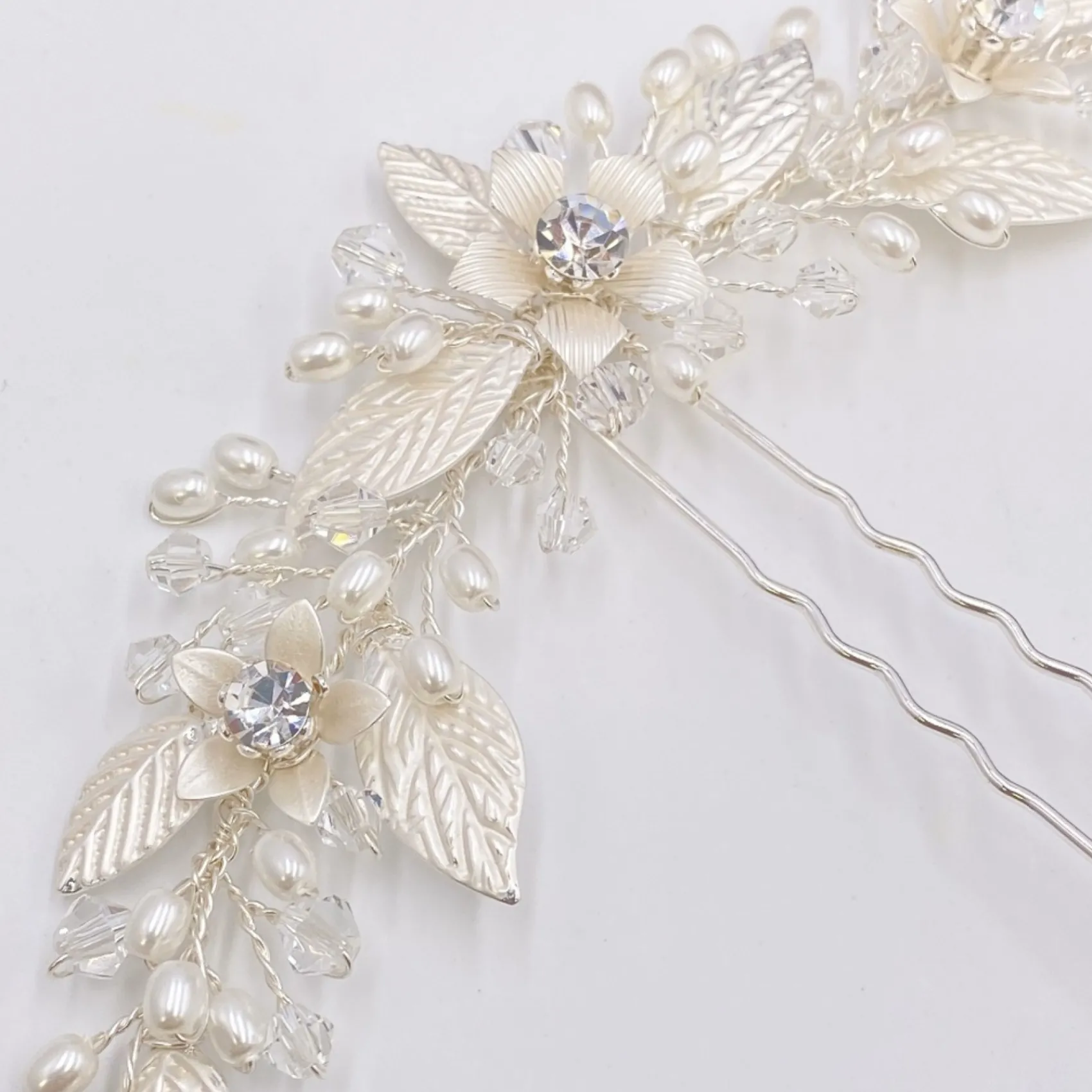 Twilight Designs Carlene Silber Blumen und Blätter Haarnadel* Perlen-haarschmuck | Silberne Haar-accessoires