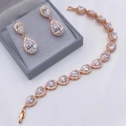 Lace & Favour Celeste Chic Kristallverzierte Hochzeits-Ohrringe (Rose Gold)* Geschenke Für Brautjungfern | Kristall-hochzeitsschmuck