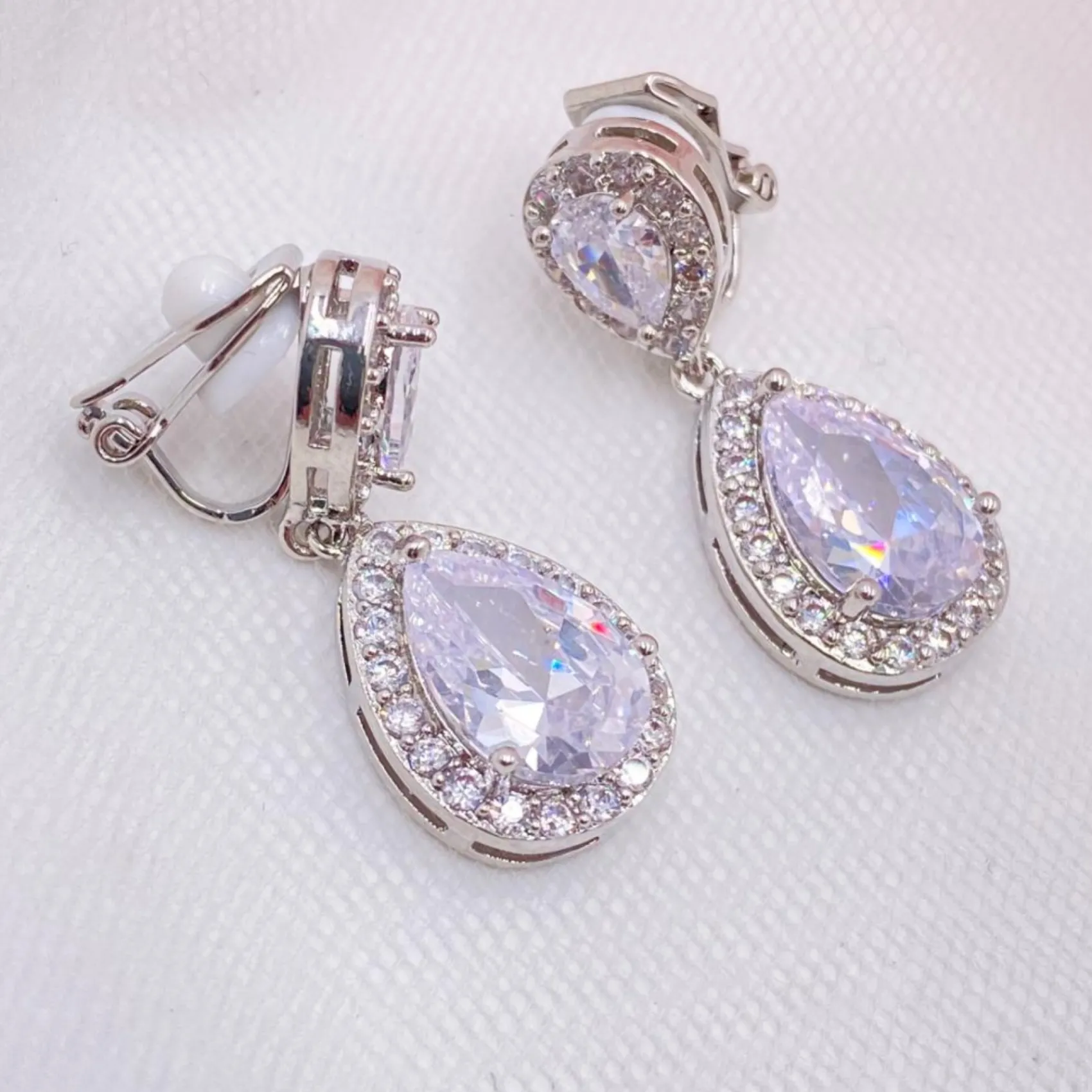 Lace & Favour Celeste Clip On Silber Kristall verschönert Hochzeit Ohrringe* Silberner Abschlussball-schmuck | Abschlussball-ohrringe