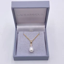 Lace & Favour Dolci Gold Teardrop Perlen Anhänger Halskette* Geschenke Für Brautjungfern | Geschenke Für Die Braut