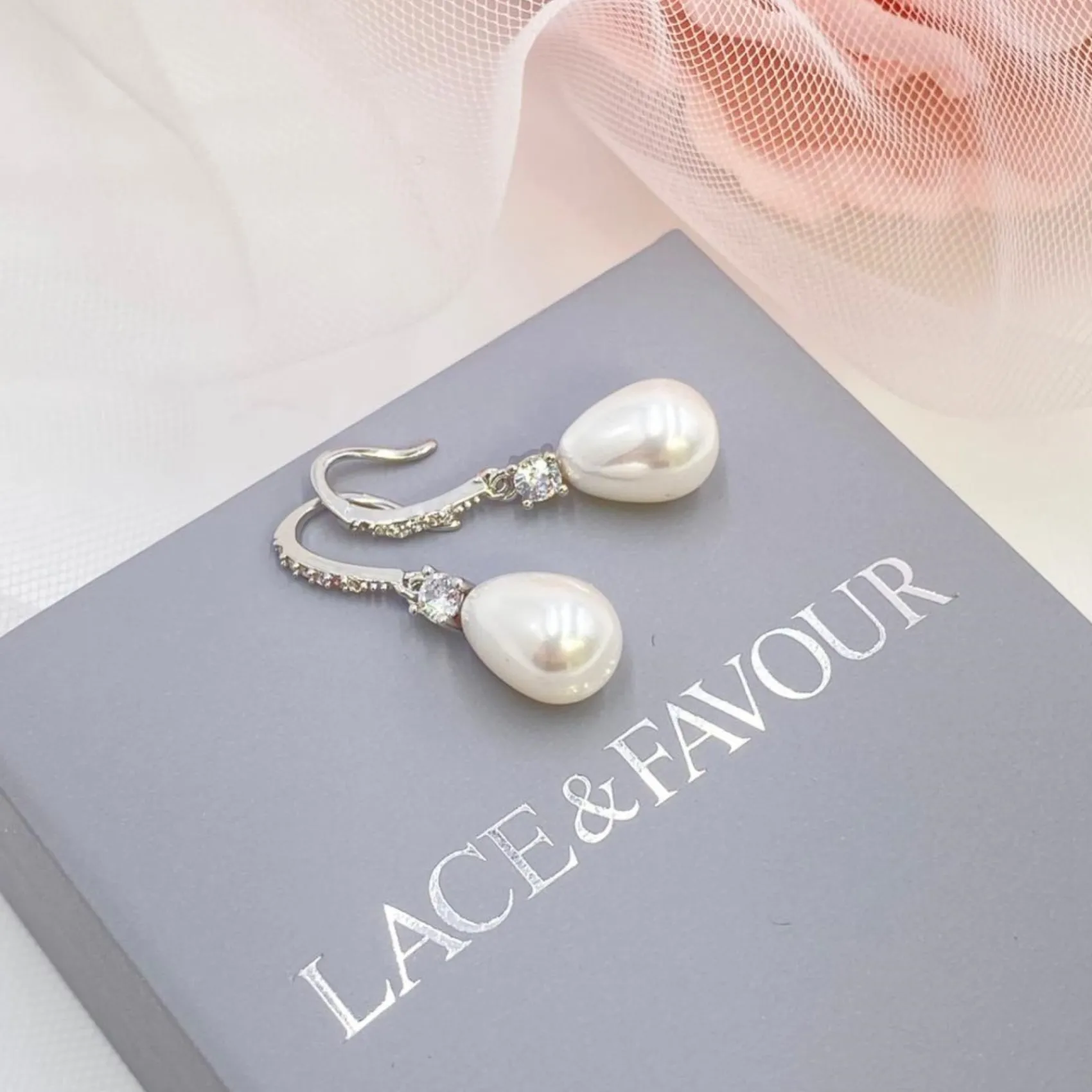 Lace & Favour Dolci Silber Kristallverzierte Tränenperlen Ohrringe* Geschenke Für Brautjungfern | Geschenke Für Die Braut