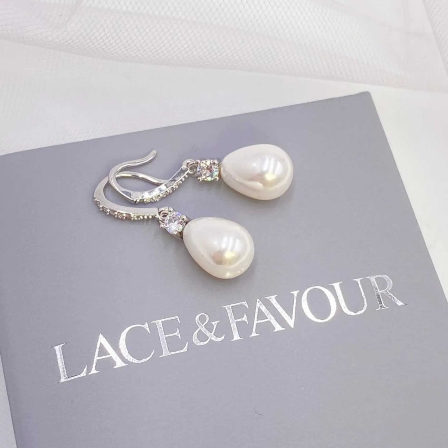 Lace & Favour Dolci Silber Kristallverzierte Tränenperlen Ohrringe* Geschenke Für Brautjungfern | Geschenke Für Die Braut