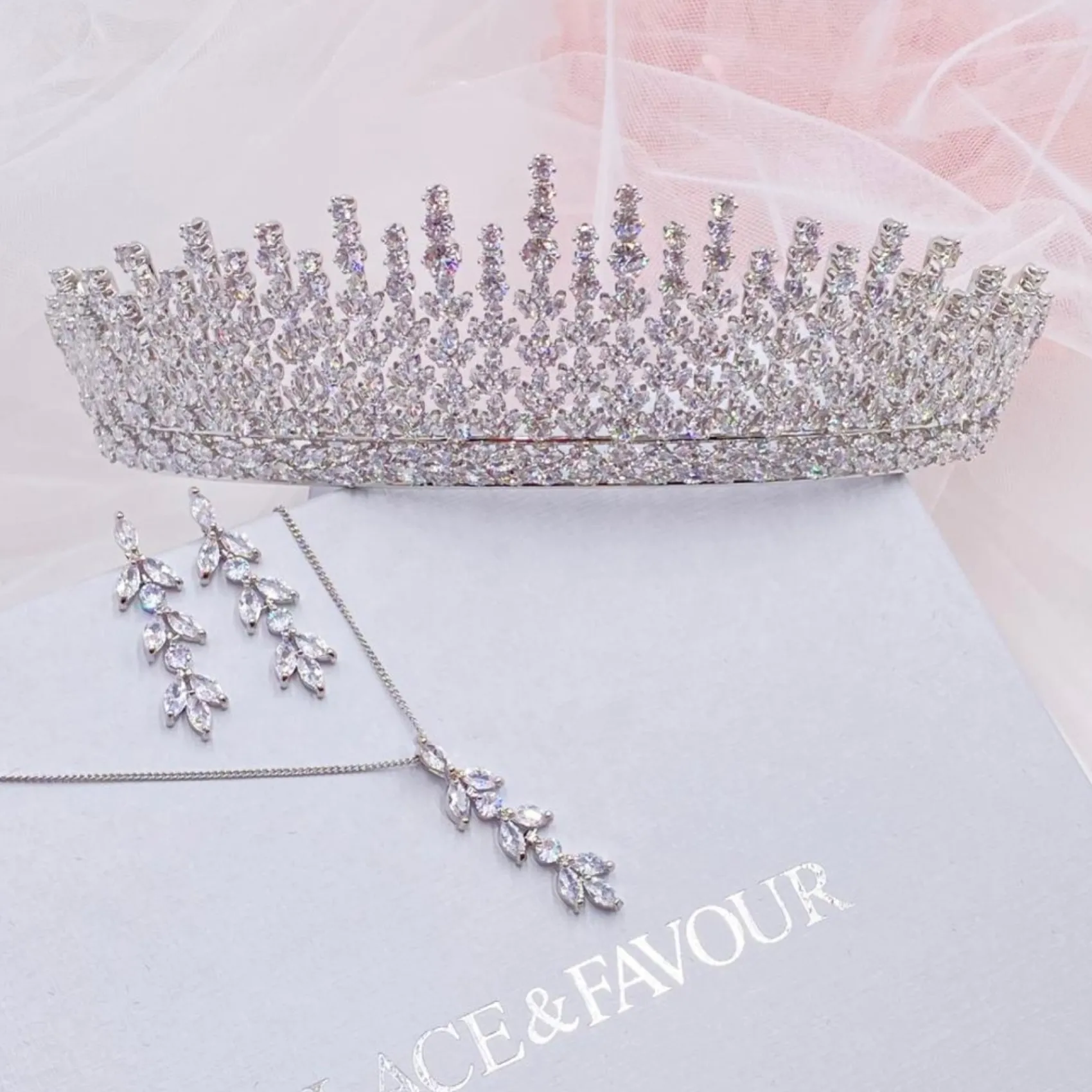 Lace & Favour Dubai Statement Cubic Zirkonia Brautkrone* Haarschmuck Aus Kristall | Silberne Haar-accessoires