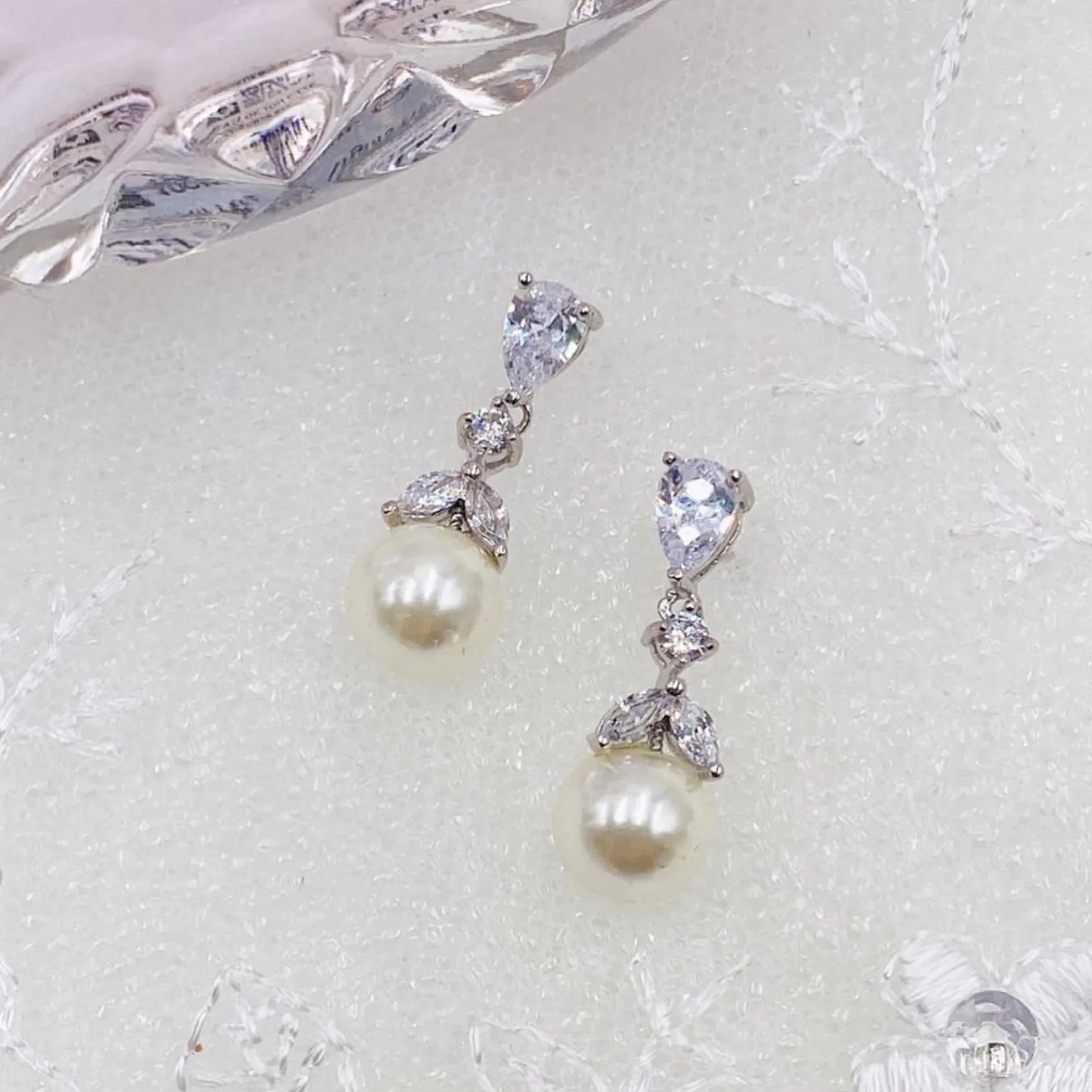 Lace & Favour Elegance Kristall und Perle Hochzeit Ohrringe* Geschenke Für Brautjungfern | Geschenke Für Die Braut
