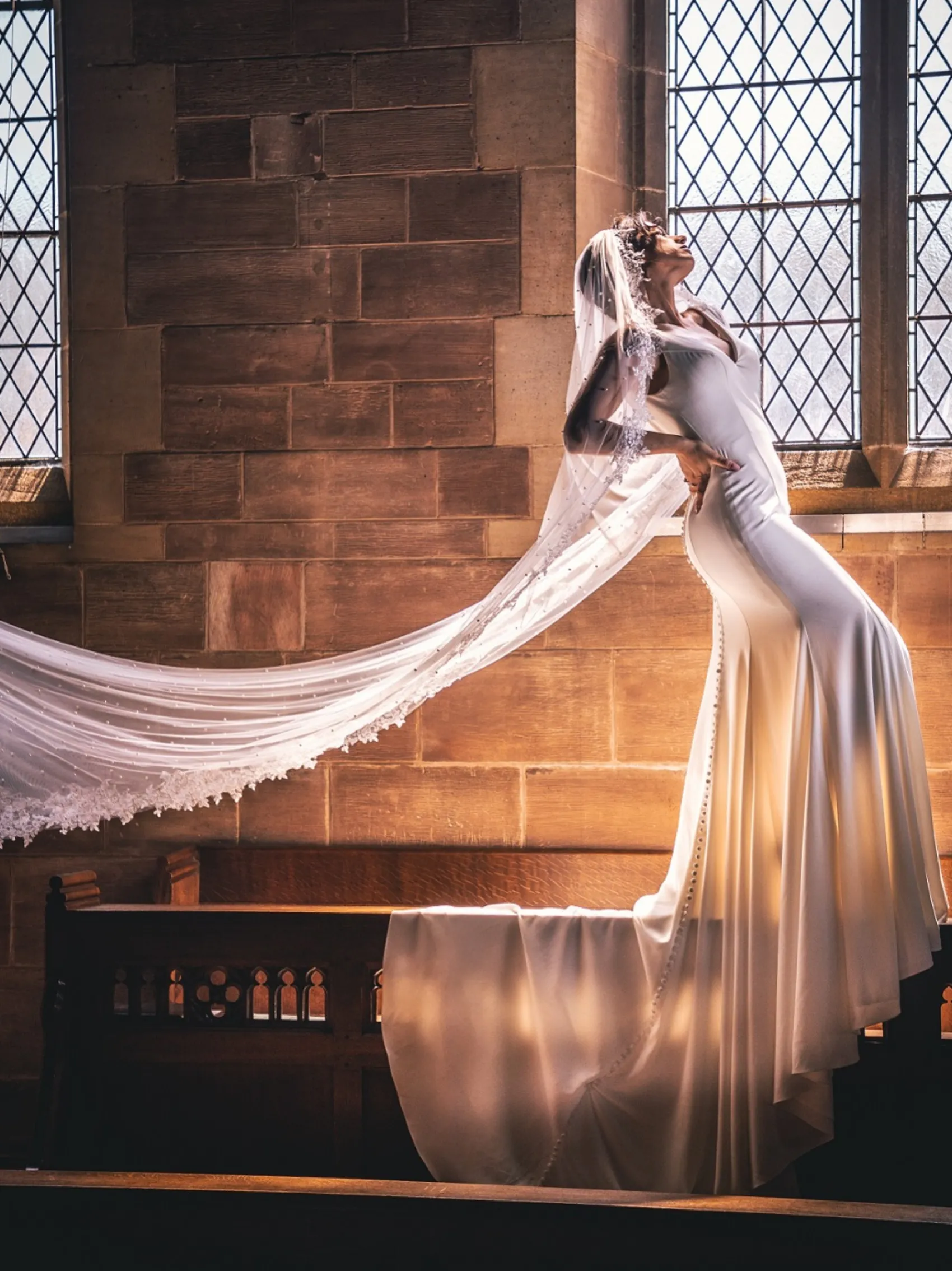 Perfect Bridal Elfenbeinfarbener, einstufiger, perlenverzierter Schleier mit Spitzenrand | L&F* Einstufige Schleier | Kapelle Länge & Kathedrale Schleier