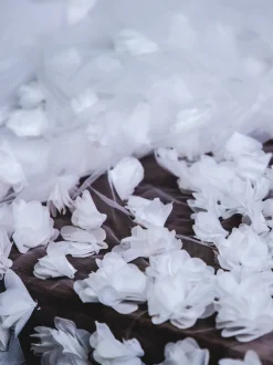 Perfect Bridal Elfenbeinfarbener einstufiger stark verzierter 3D Blumen Schleier in Walzerlänge* Einstufige Schleier | Schleier In Walzerlänge