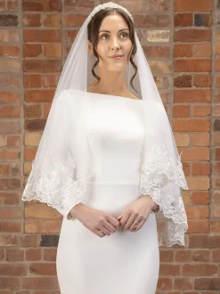 Perfect Bridal Elfenbeinfarbener zweistufiger breiter floraler Spitzenschleier mit Fingerspitze | L&F* Zweistufiger Schleier | Fingerspitzen-schleier