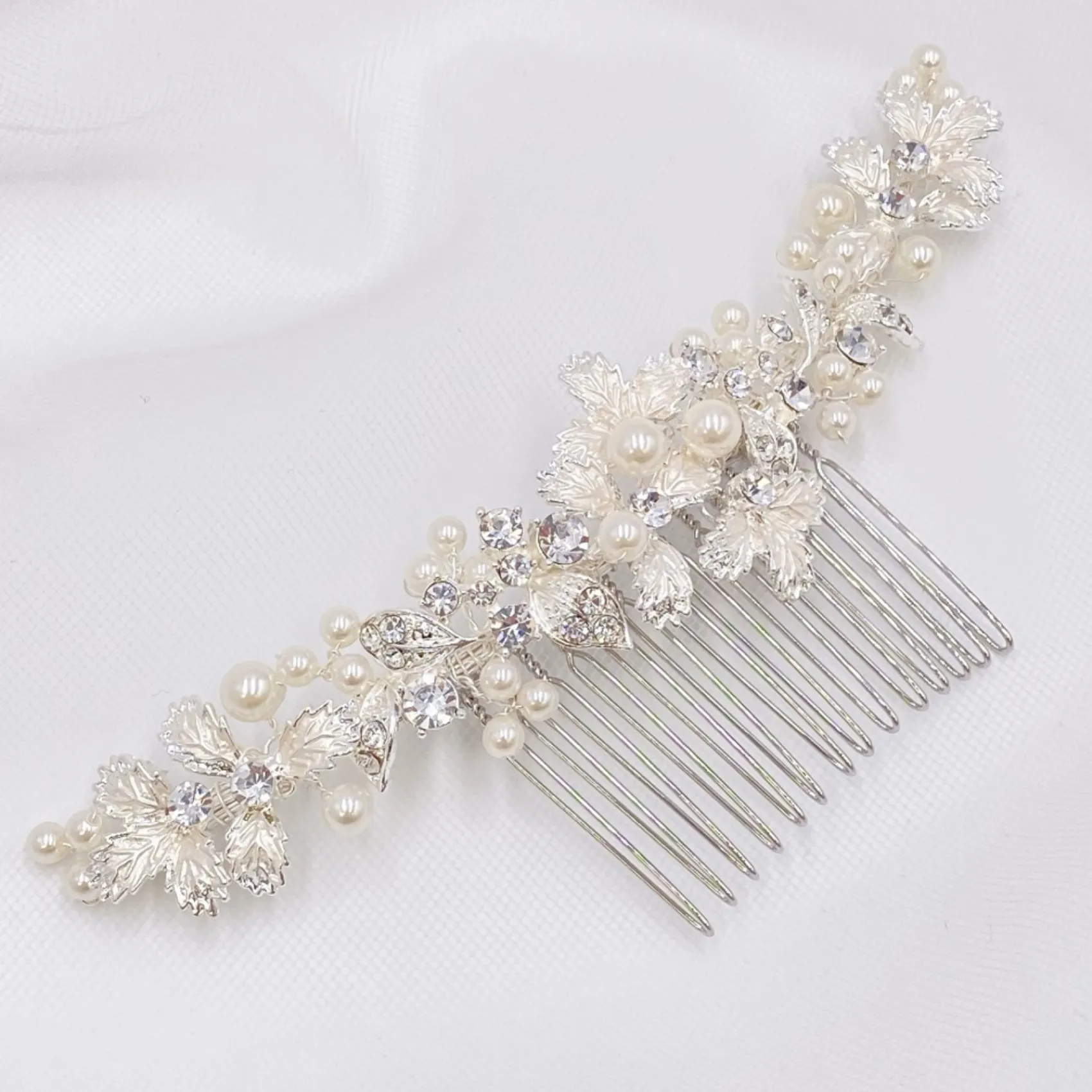 Twilight Designs Ellis Zierlicher Haarkamm mit Silberblättern und Perlen* Perlen-haarschmuck | Silberne Haar-accessoires