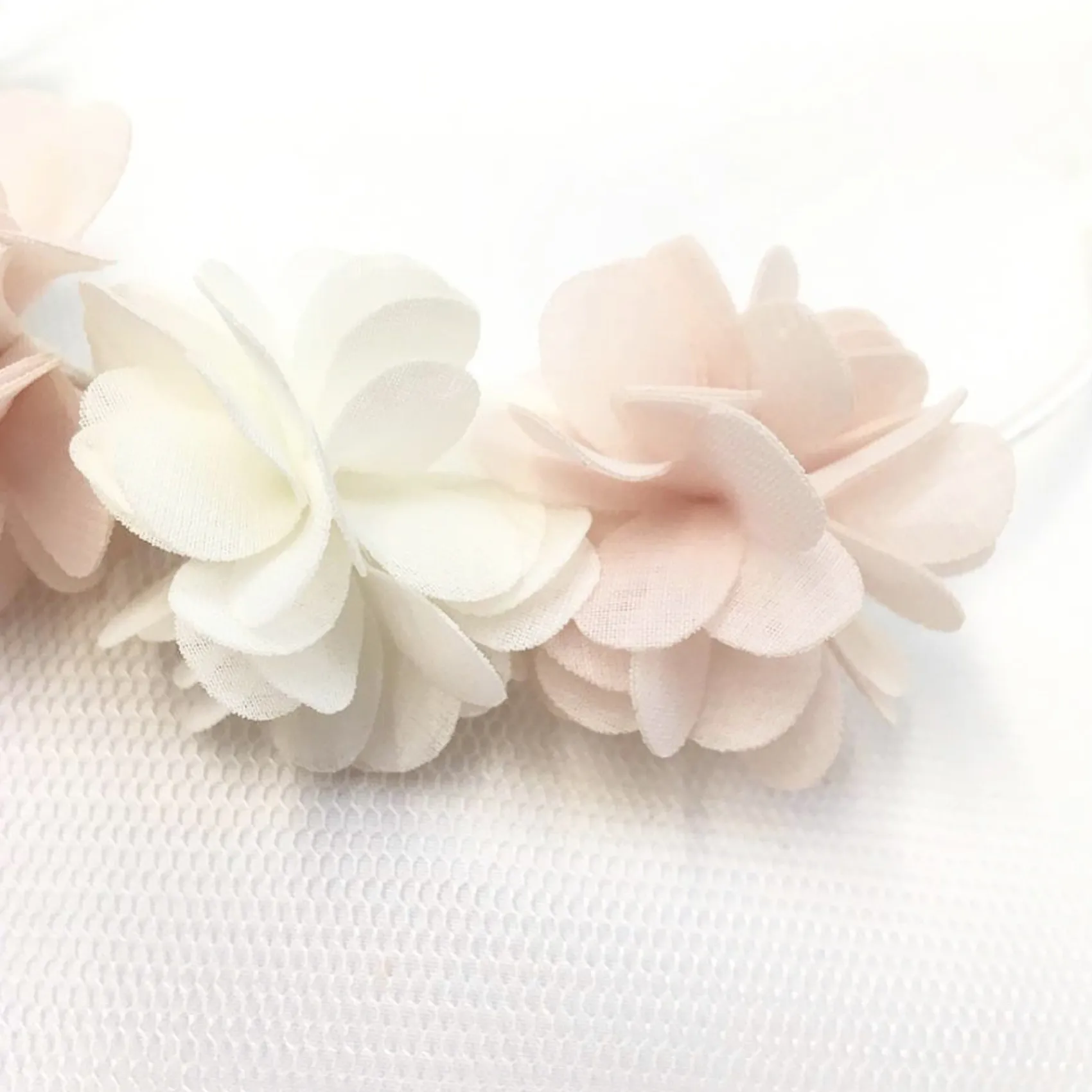 Beads & Beyond Gabriella Blush und Elfenbein Blumenkrone Haarband* Geschenke Für Blumenmädchen | Haarschmuck Für Blumenmädchen