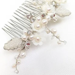 Beads & Beyond Gracie Süßwasserperlen Blumen und Perlenblätter Haarkamm* Perlen-haarschmuck | Silberne Haar-accessoires