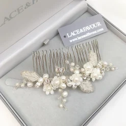 Beads & Beyond Gracie Süßwasserperlen Blumen und Perlenblätter Haarkamm* Perlen-haarschmuck | Silberne Haar-accessoires