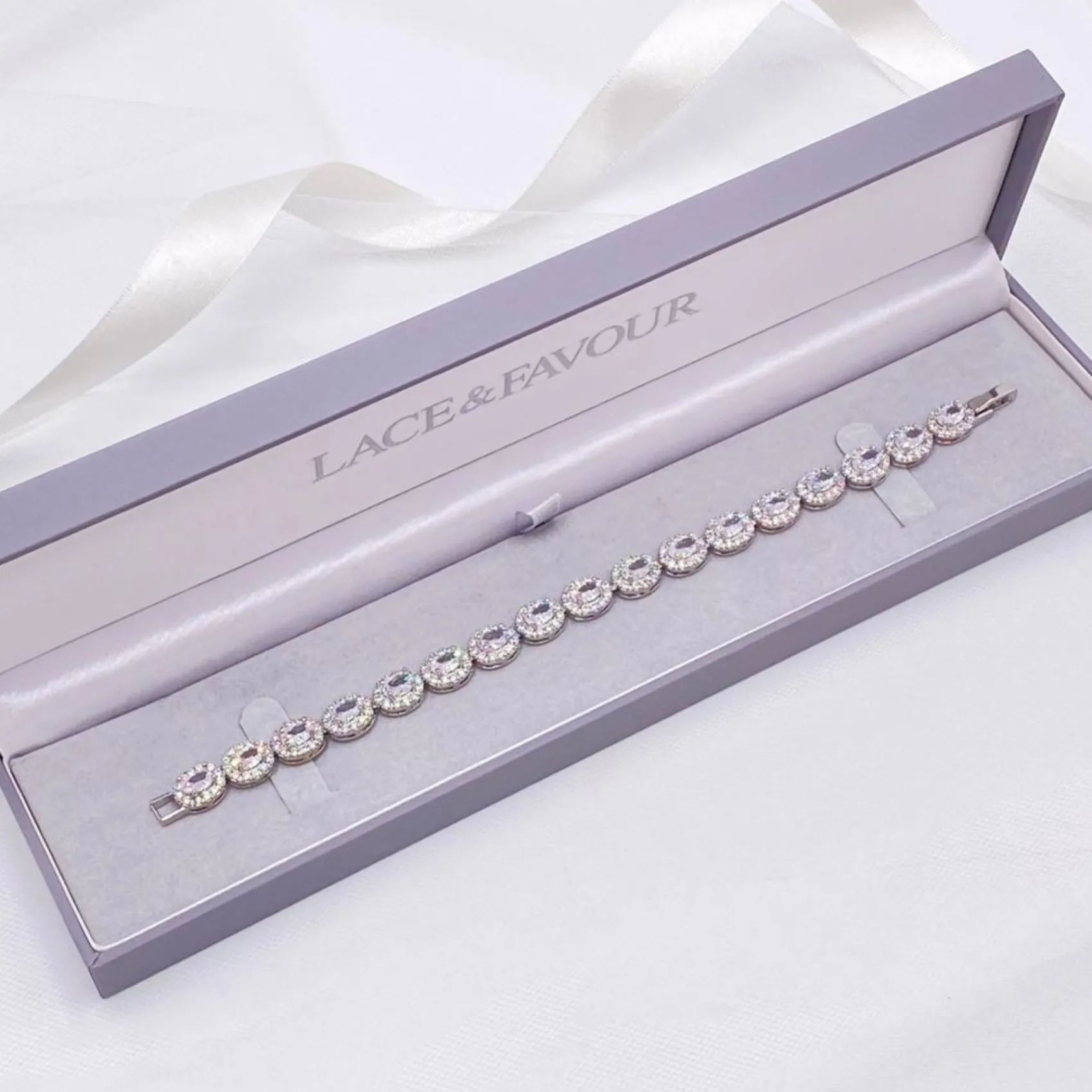 Lace & Favour Grosvenor Oval Crystal verschönert Hochzeitsarmband* Silberner Abschlussball-schmuck | Prom Armbänder