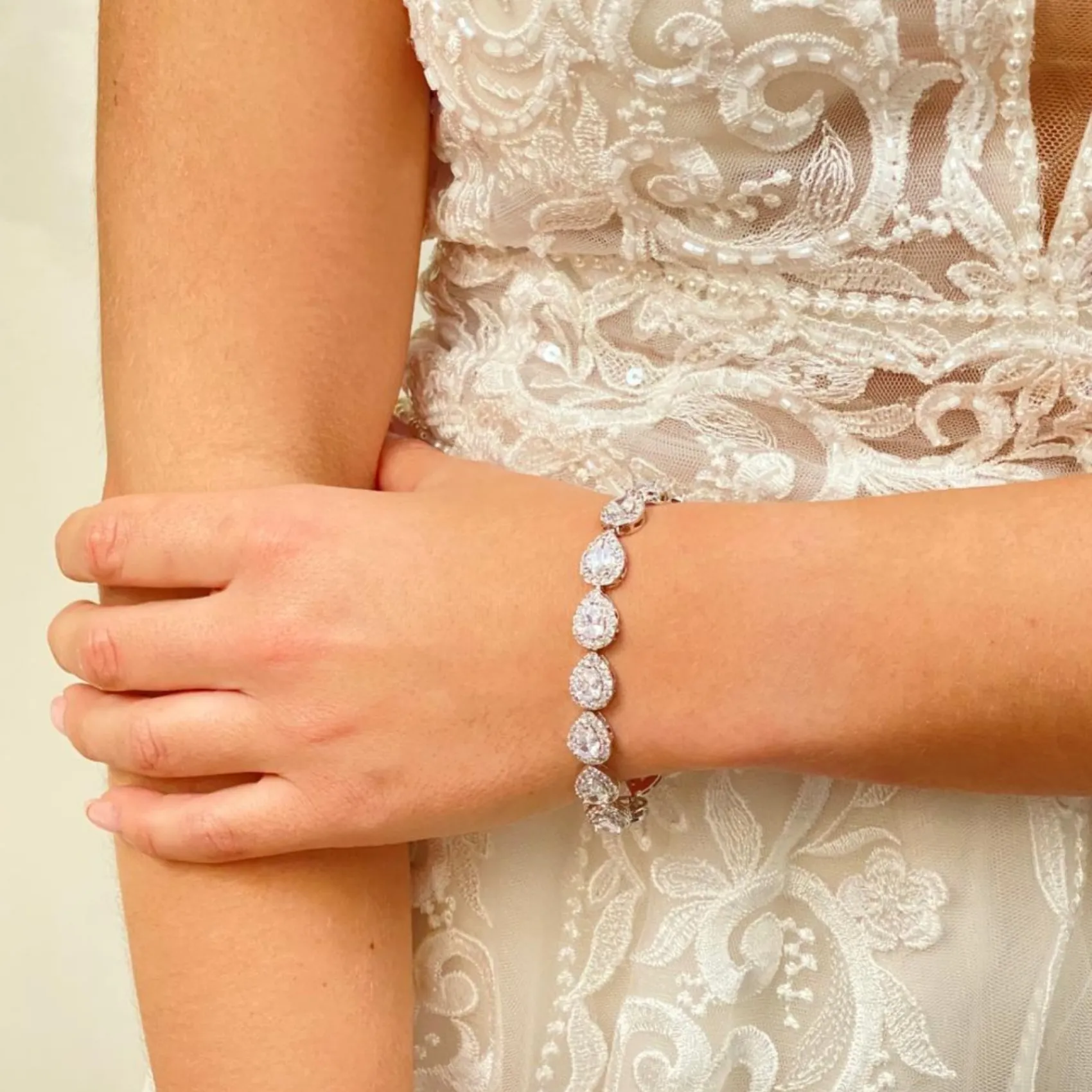 Lace & Favour Hampton Teardrop Cubic Zirkonia Hochzeitsarmband (Silber)* Silberner Abschlussball-schmuck | Prom Armbänder
