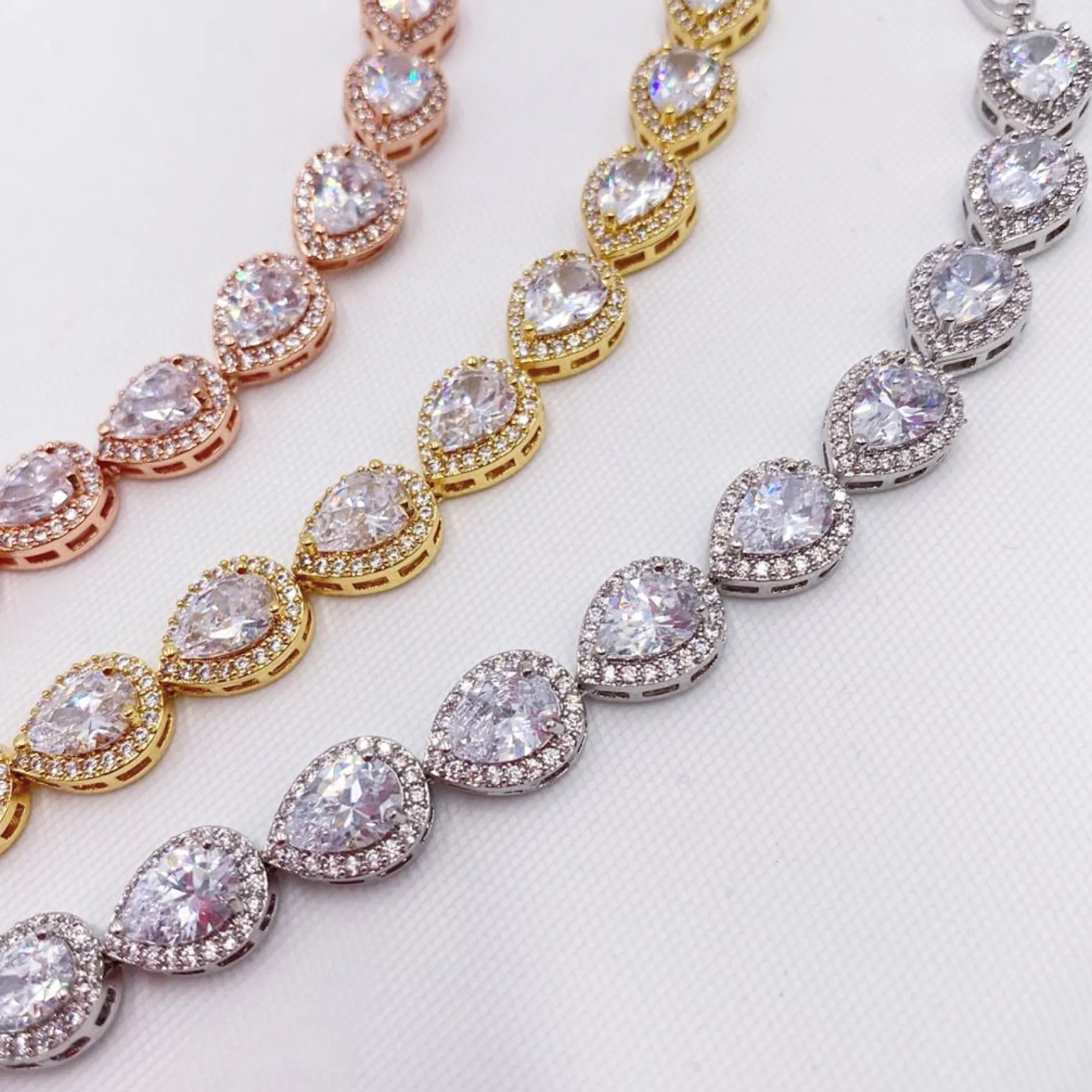 Lace & Favour Hampton Teardrop Cubic Zirkonia Hochzeitsarmband (Silber)* Silberner Abschlussball-schmuck | Prom Armbänder