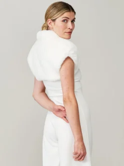 Helen Moore Elfenbeinfarbener Kunstfell-Brautbolero | Lace & Favour* Jacken, Umhänge Und Schals Aus Kunstfell | Boleros Und Jacken Für Hochzeiten