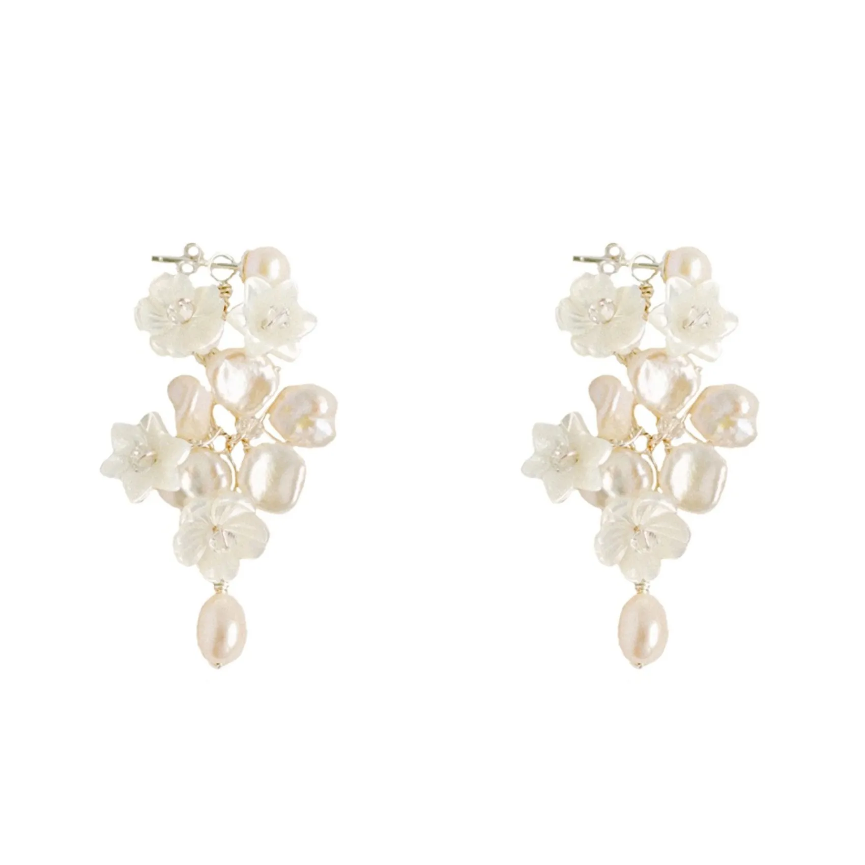 Hermione Harbutt Blanche Floral Perlmutt Tropfenohrringe* Silberner Hochzeitsschmuck | Hochzeits-ohrringe