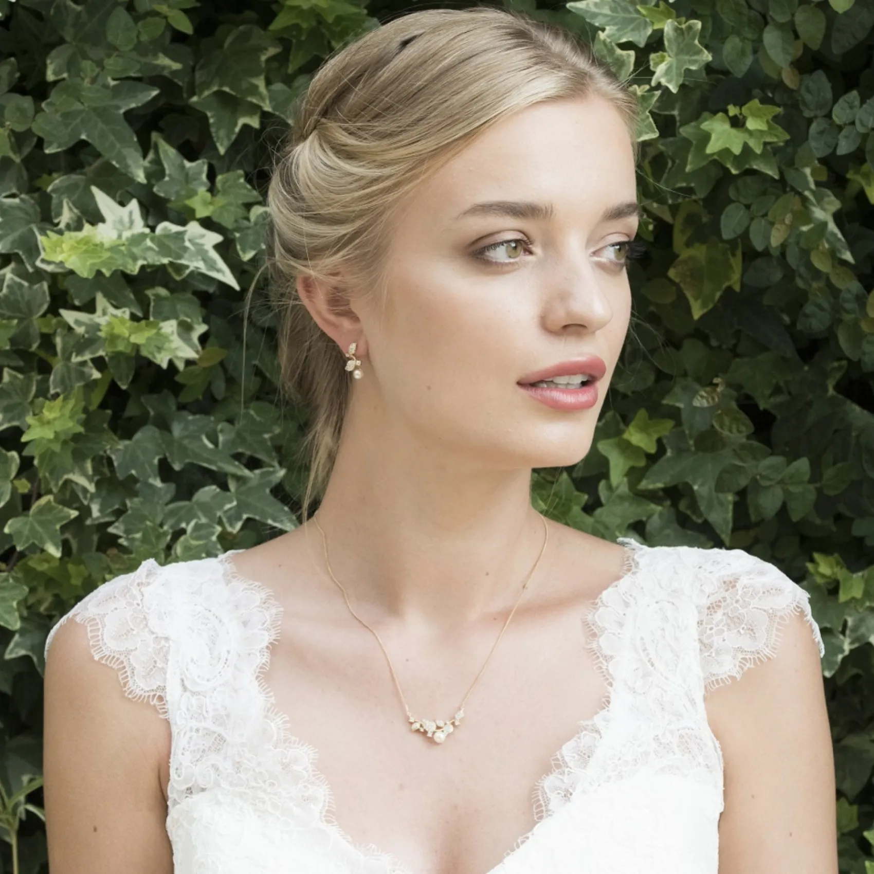 Ivory & Co Aphrodite Kristall Blätter und Perle Hochzeit Halskette Gold* Geschenke Für Brautjungfern | Geschenke Für Die Braut