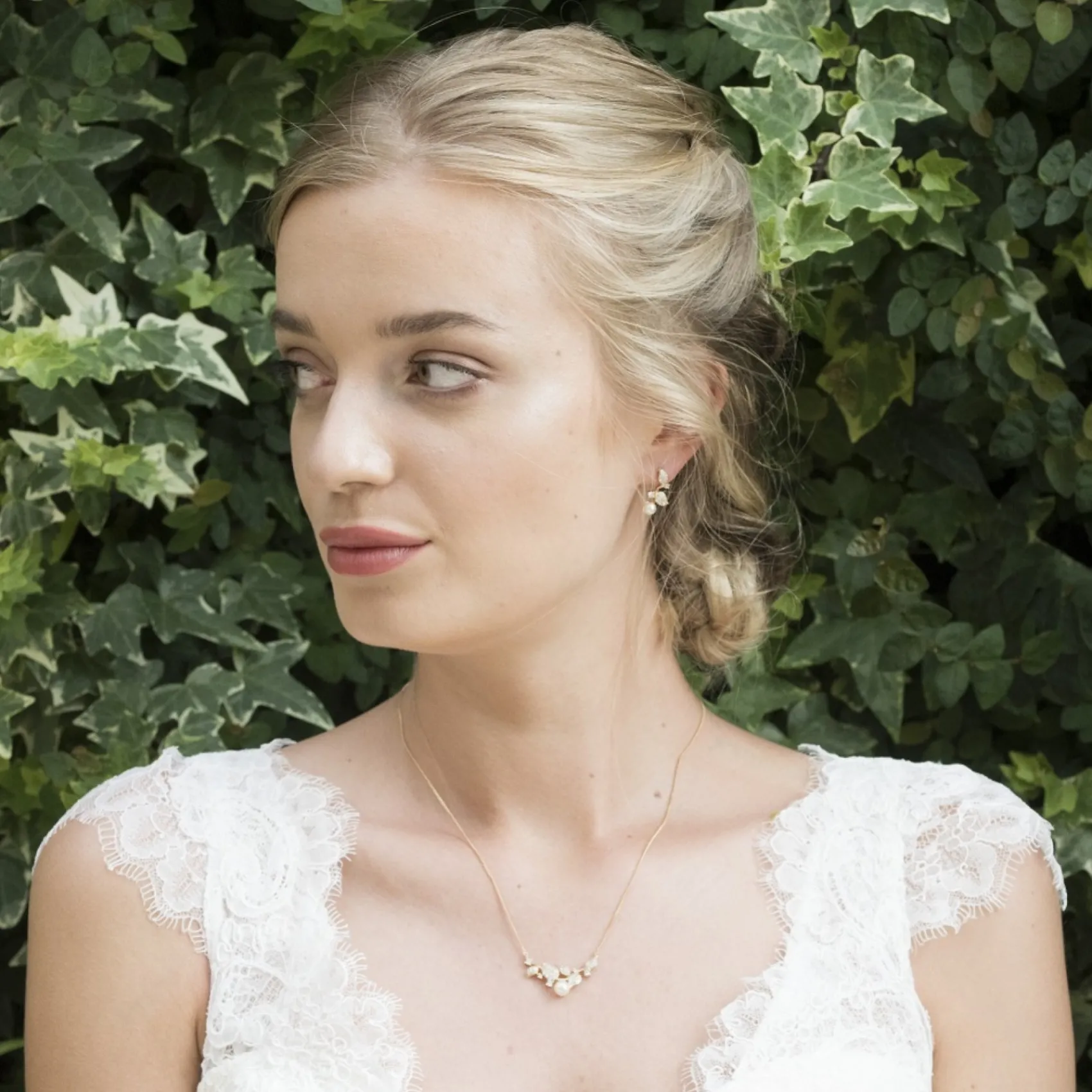 Ivory & Co Ivory and Co Aphrodite Kristall Blätter und Perle Hochzeit Ohrringe Gold* Geschenke Für Brautjungfern | Geschenke Für Die Braut