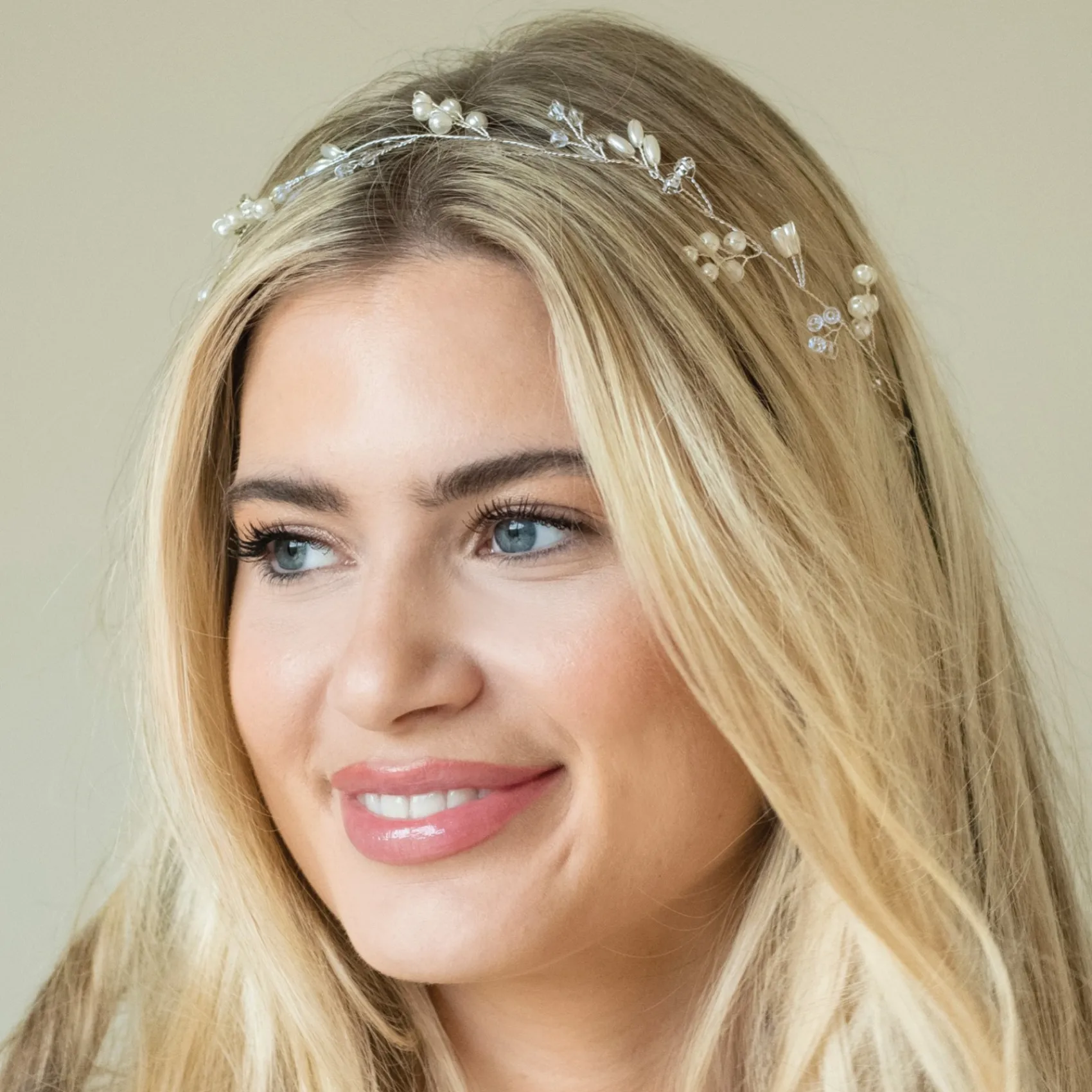 Ivory & Co Ivory and Co Aurora Silber zierliche Perle und Kristall Haar Rebe* Perlen-haarschmuck | Silberne Haar-accessoires