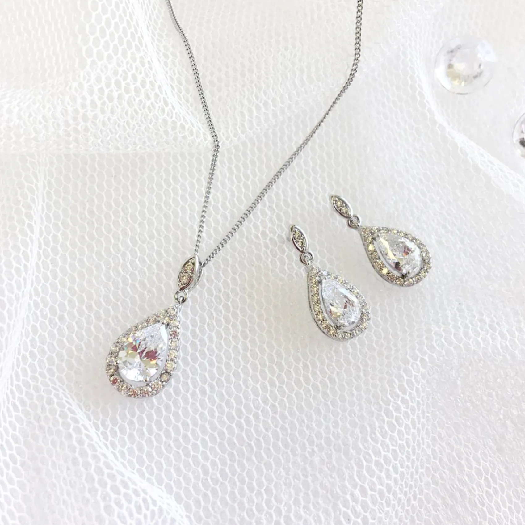 Ivory & Co Ivory and Co Belmont Kristall Tropfen Hochzeit Ohrringe* Silberner Abschlussball-schmuck | Abschlussball-ohrringe