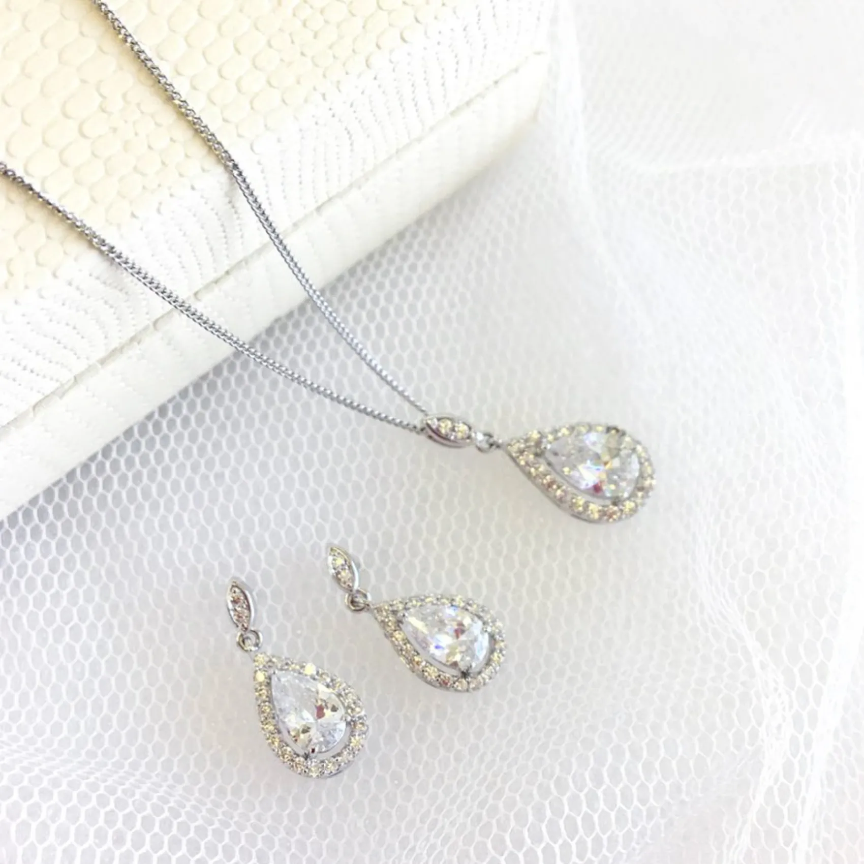 Ivory & Co Ivory and Co Belmont Kristall Tropfen Hochzeit Ohrringe* Silberner Abschlussball-schmuck | Abschlussball-ohrringe