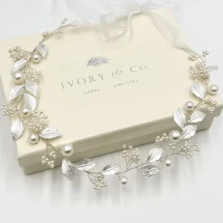 Ivory & Co Ivory and Co Lerche Silberne Blätter und Perlen Haar Rebe* Perlen-haarschmuck | Silberne Haar-accessoires