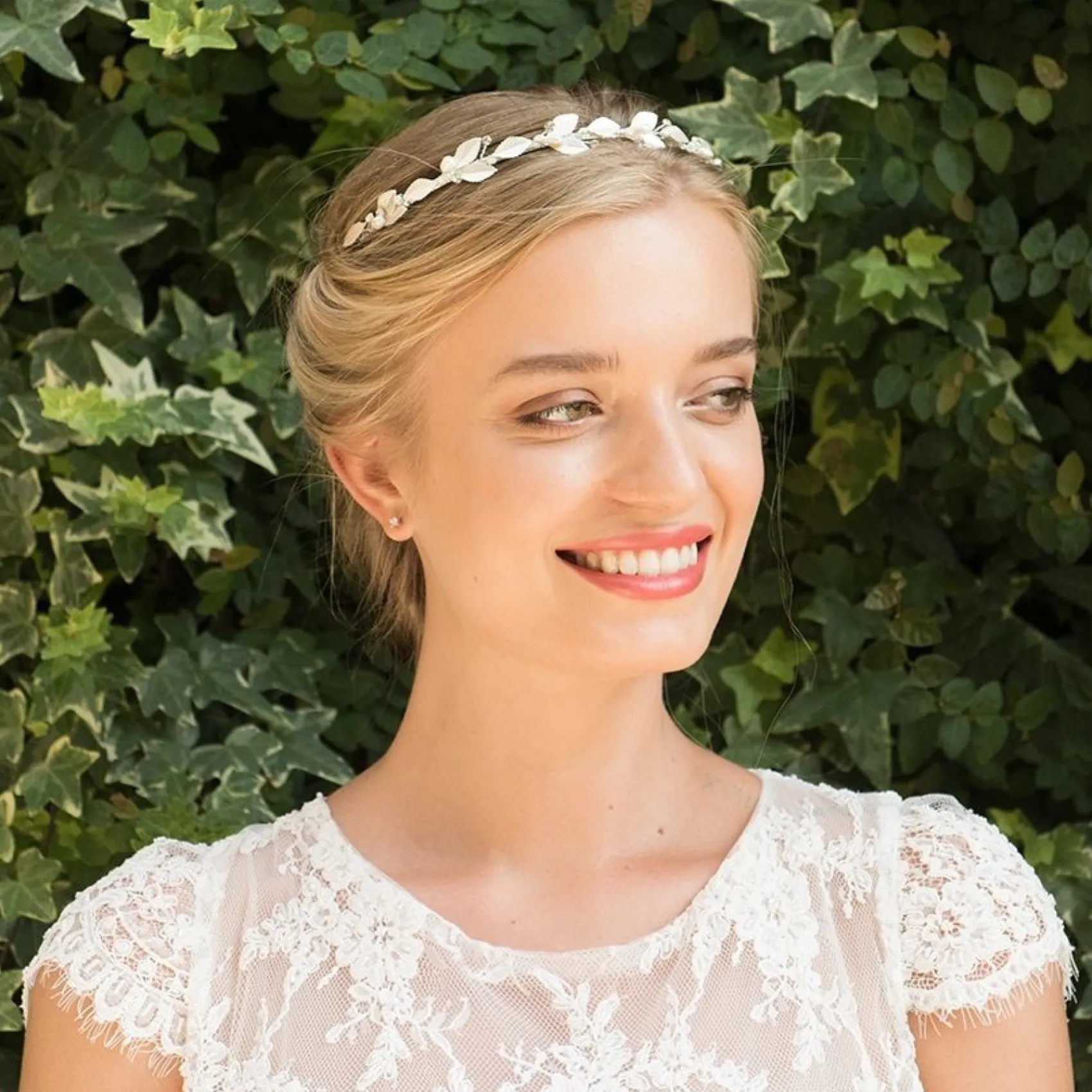 Ivory & Co Ivory and Co Pearl Dream Silber emaillierte Blätter Hochzeit Stirnband* Perlen-haarschmuck | Silberne Haar-accessoires
