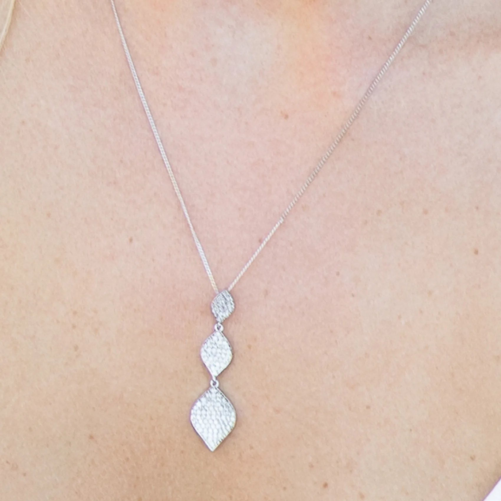 Ivory & Co Ivory and Co Rochelle Silber Kristall Pave Triple Drop Anhänger* Silberner Abschlussball-schmuck | Abschlussball-halsketten